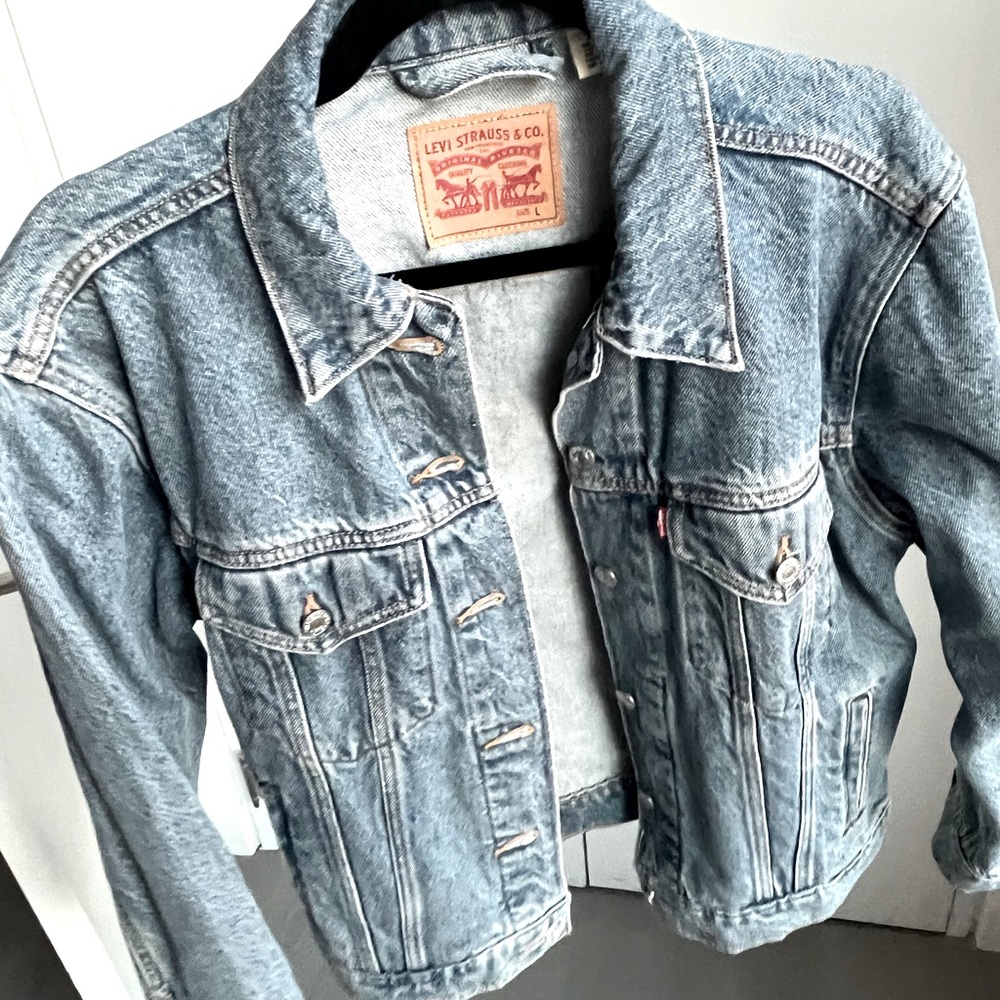 Never worn, Levis denim jacket
